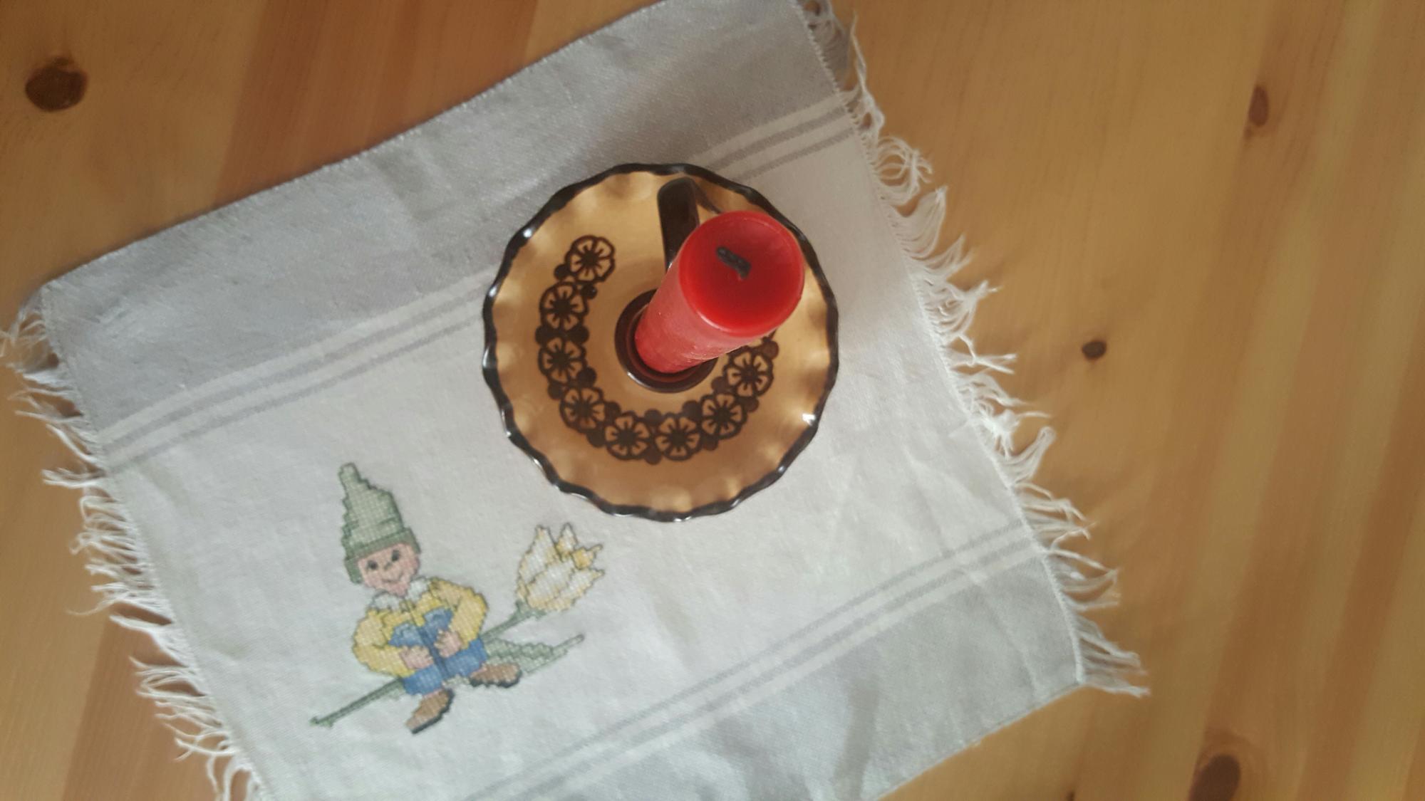 zestaw monogramów na bawełnianych chusteczkach